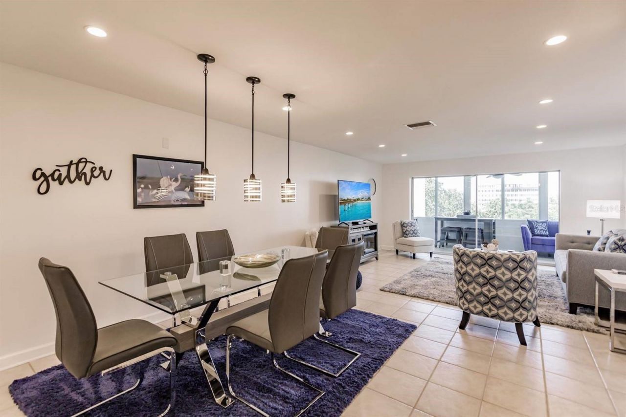 1255 E Peppertree Drive, Unit 403, Sarasota, FL 34242 Photo