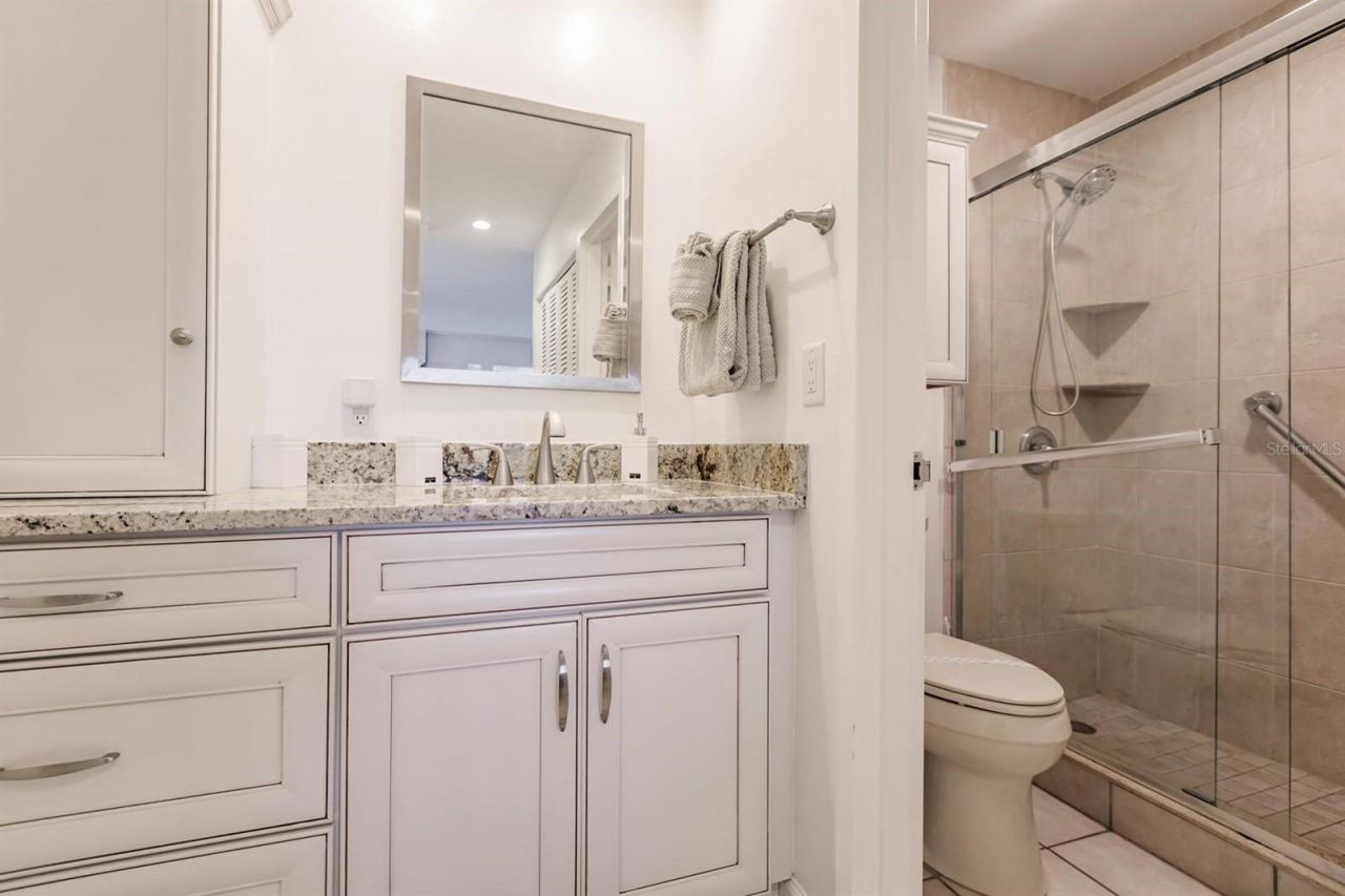 1255 E Peppertree Drive, Unit 403, Sarasota, FL 34242 Photo