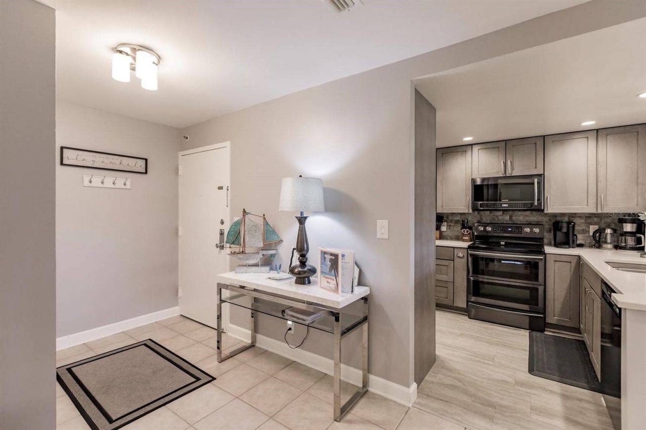 1255 E Peppertree Drive, Unit 403, Sarasota, FL 34242 Photo