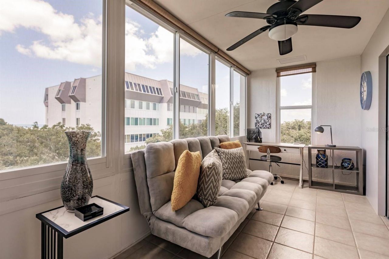 1255 E Peppertree Drive, Unit 403, Sarasota, FL 34242 Photo