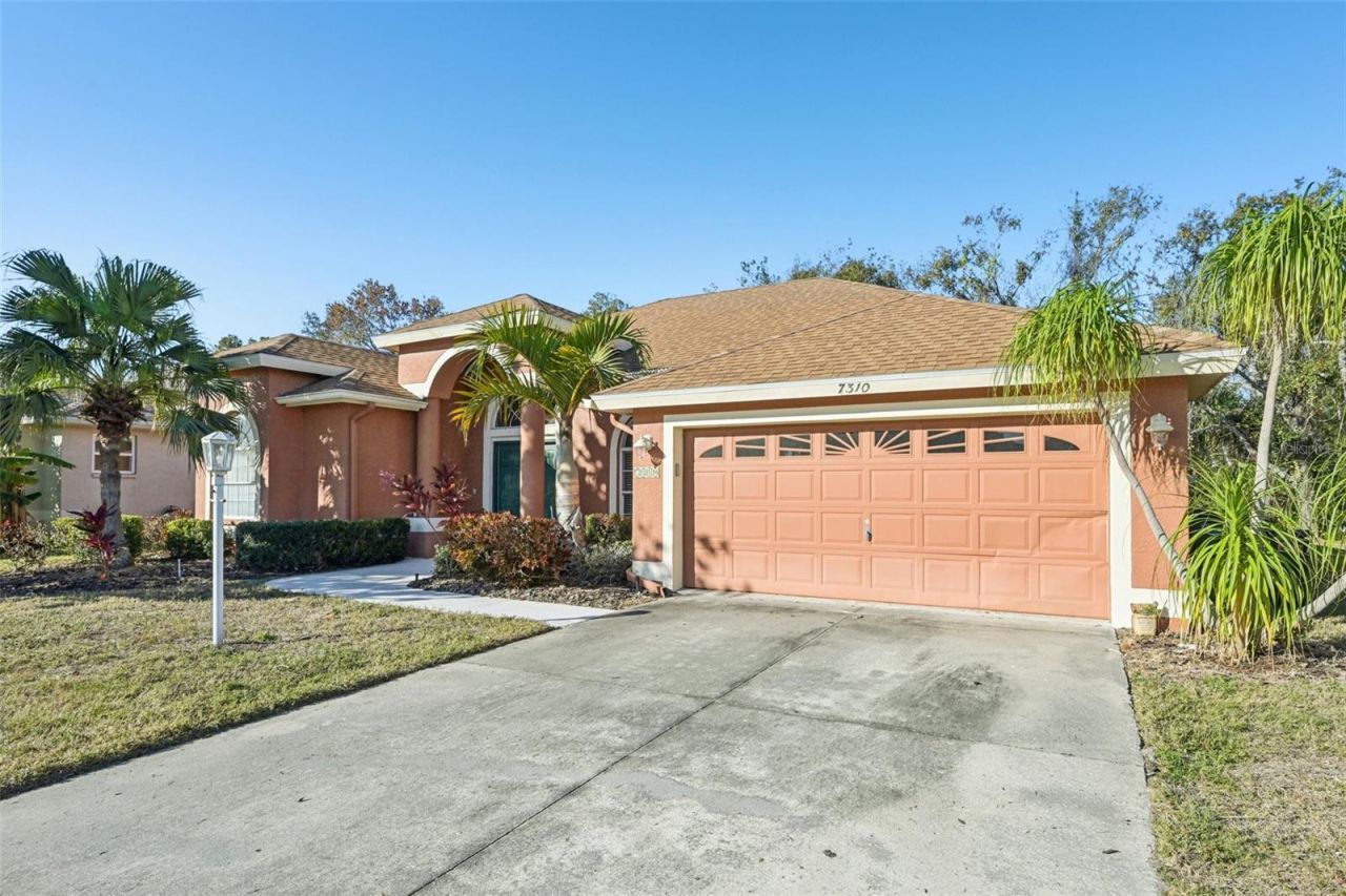 7310 38th Court E, Sarasota, FL 34243 Photo