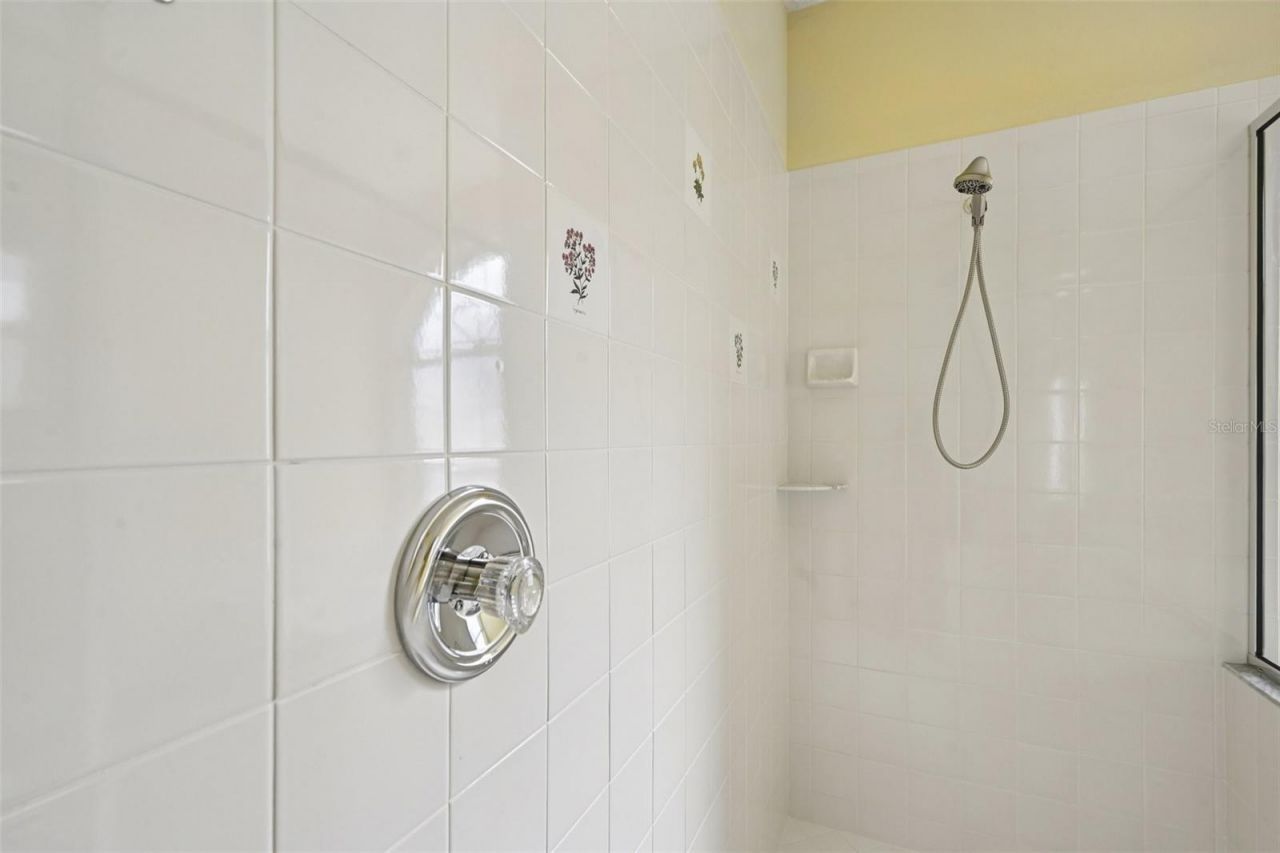 7310 38th Court E, Sarasota, FL 34243 Photo