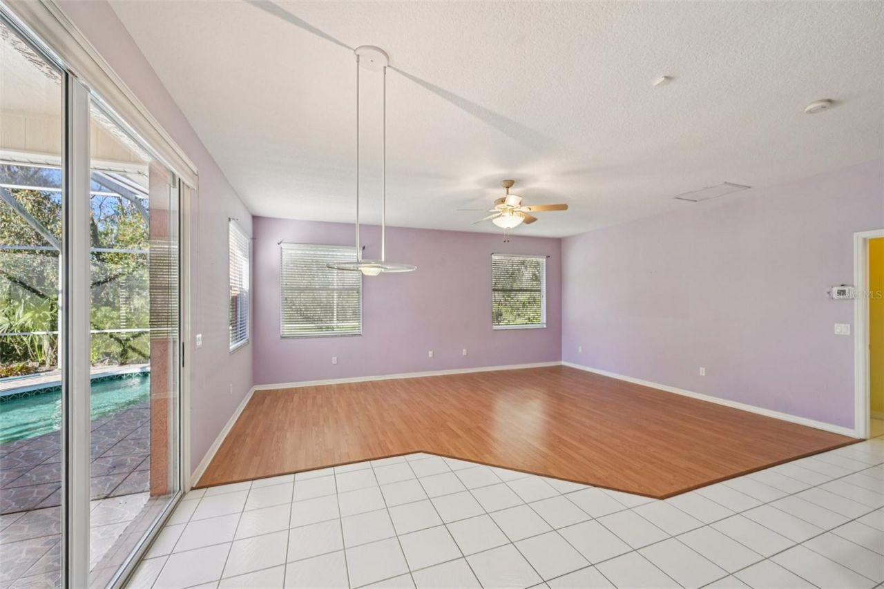 7310 38th Court E, Sarasota, FL 34243 Photo