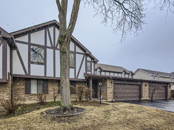 372 Springlake Lane, Unit C, Aurora, IL 60504