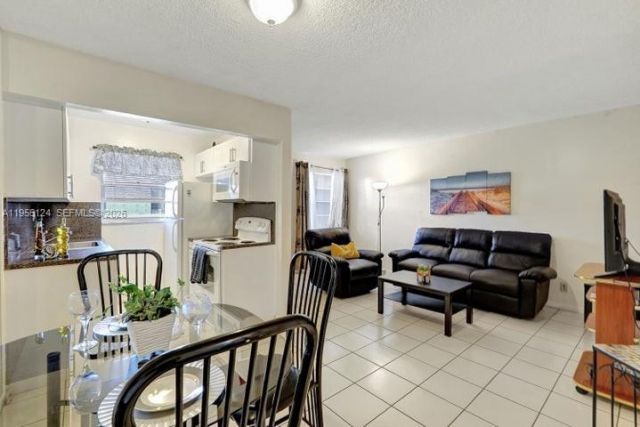 2145 Pierce St, Unit 326, Hollywood, FL 33020 Photo