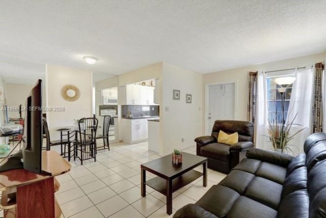 2145 Pierce St, Unit 326, Hollywood, FL 33020 Photo