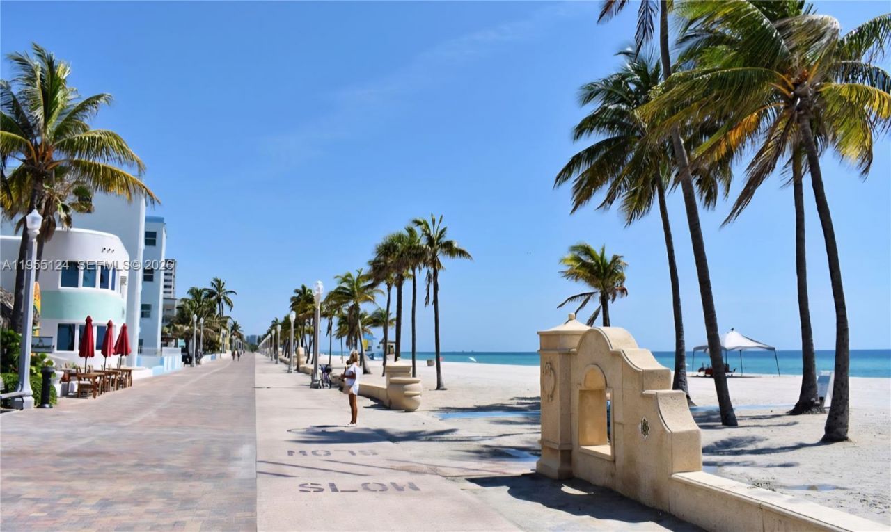 2145 Pierce St, Unit 326, Hollywood, FL 33020 Photo