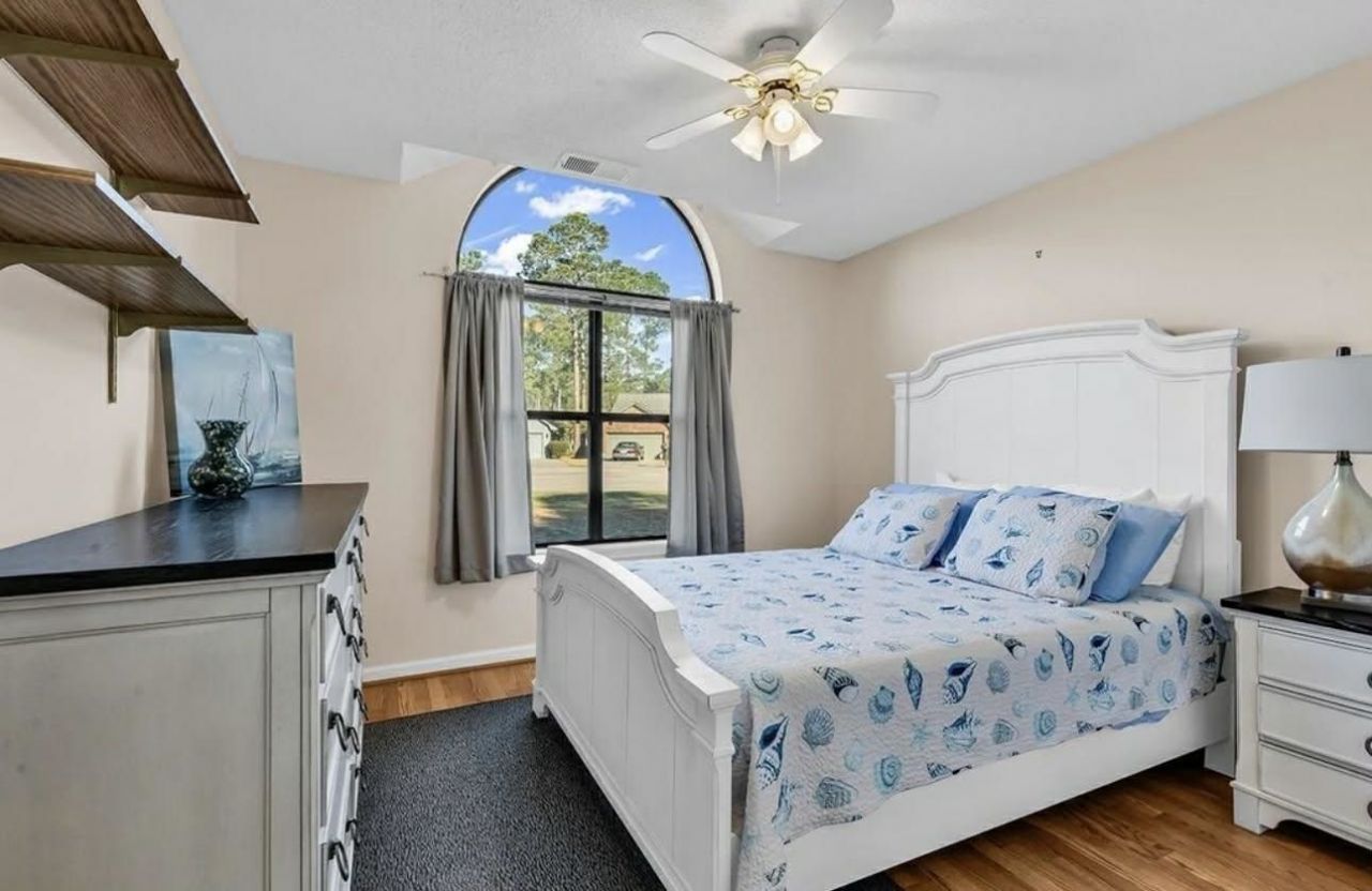 101 Linden Circle Photo 24