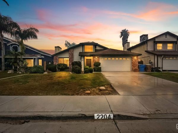 2204 Kelso Peak Avenue, Bakersfield, CA 93304