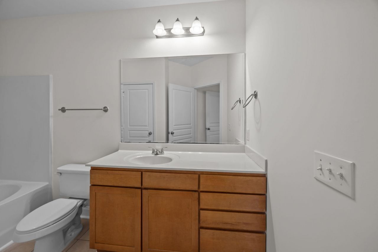 1416 Basildon Road Photo 10