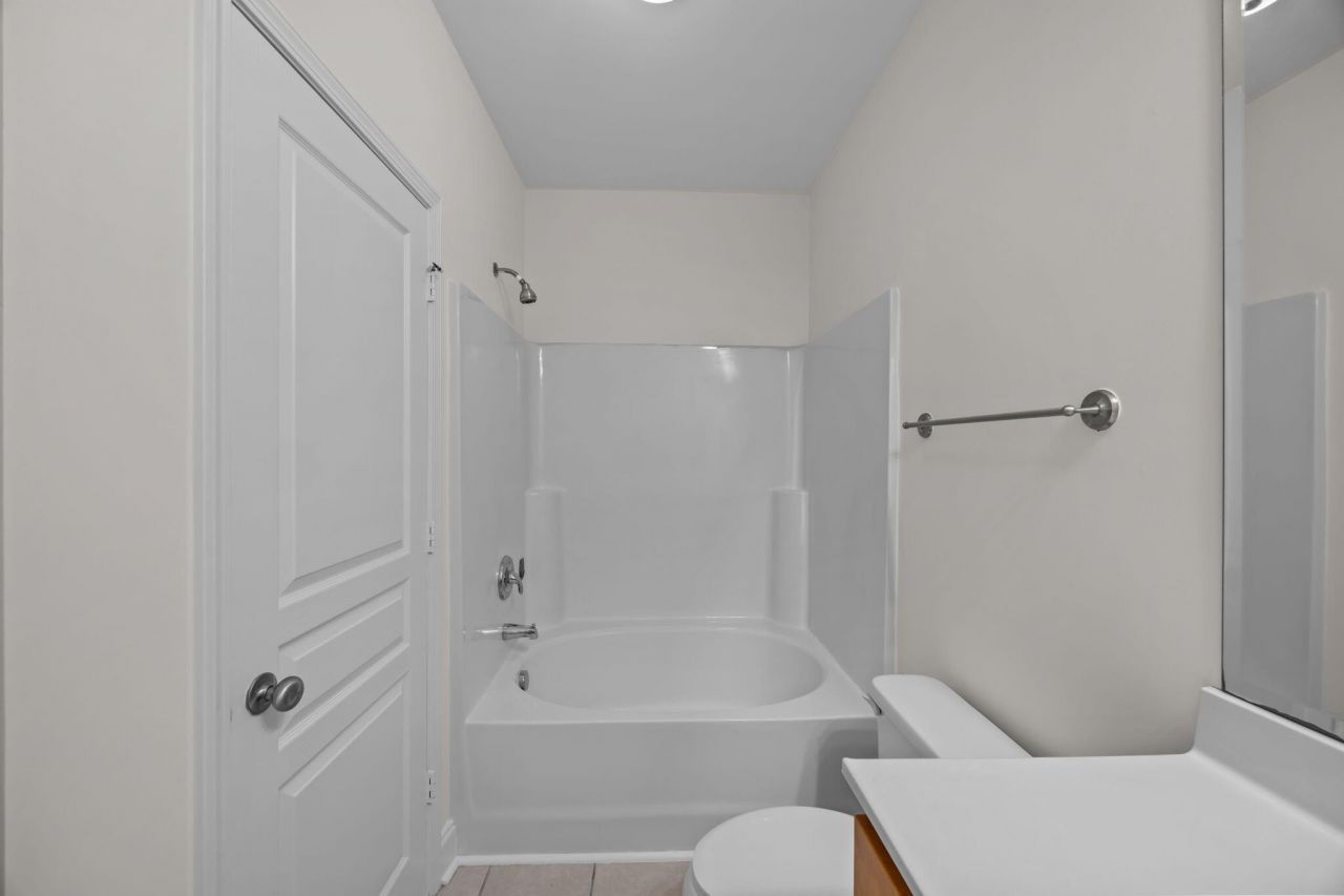 1416 Basildon Road Photo 11