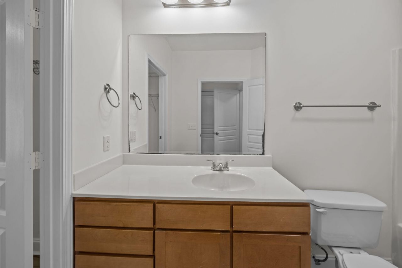 1416 Basildon Road Photo 15