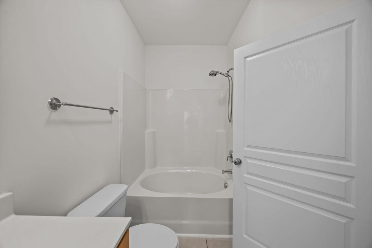 1416 Basildon Road Photo 16