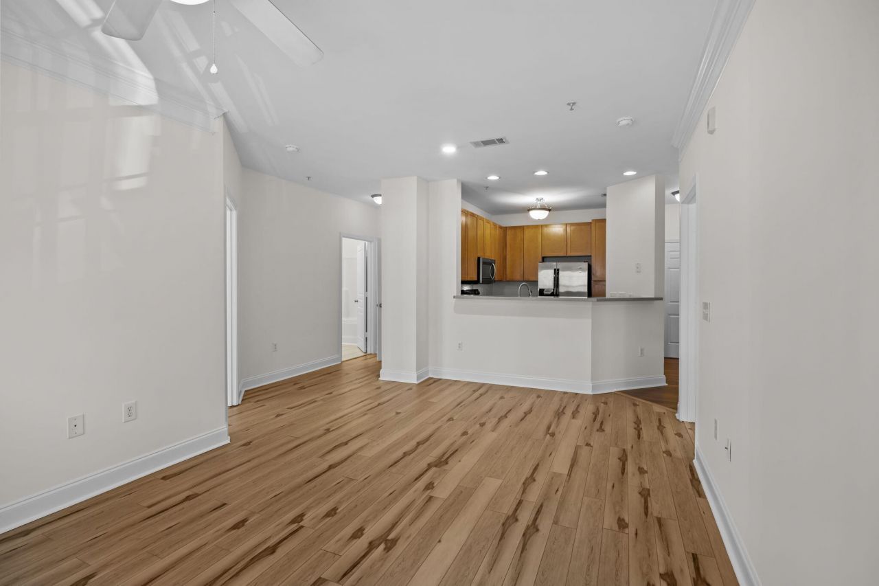 1416 Basildon Road Photo 6