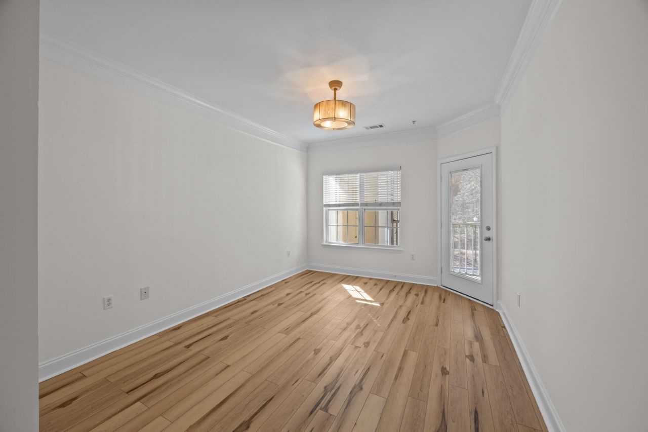 1416 Basildon Road Photo 7