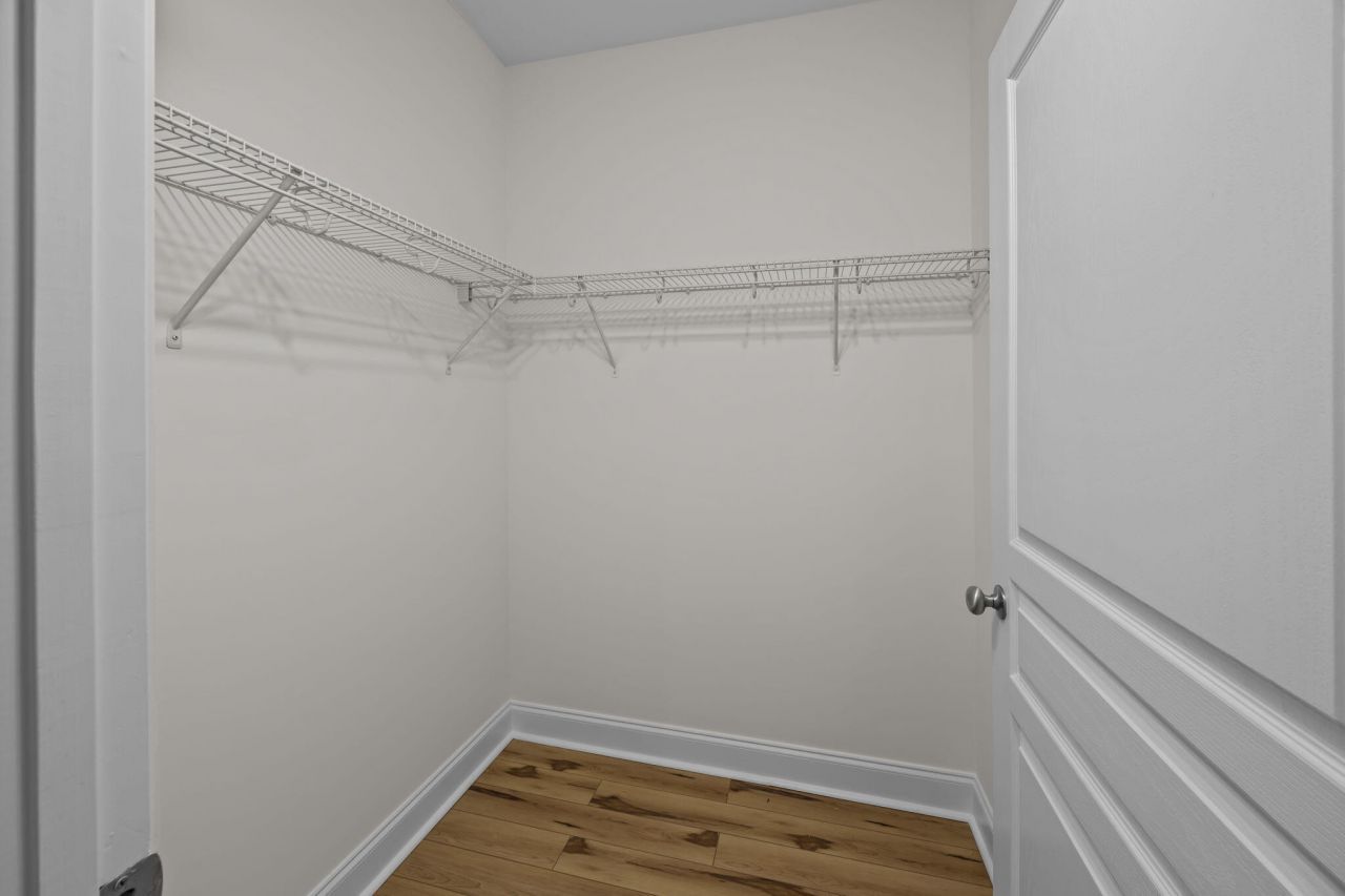 1416 Basildon Road Photo 9