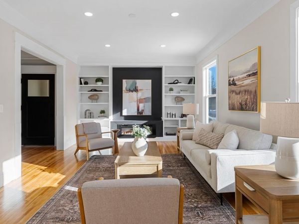 2320 Humboldt Avenue S, Minneapolis, MN 55405