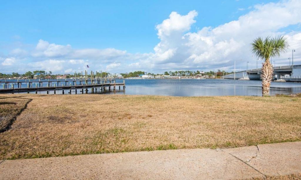 3600 Thomas Drive, Unit C104, Panama City, FL 32408 Photo