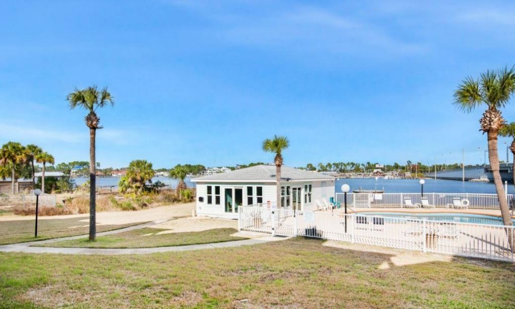 3600 Thomas Drive, Unit C104, Panama City, FL 32408 Photo