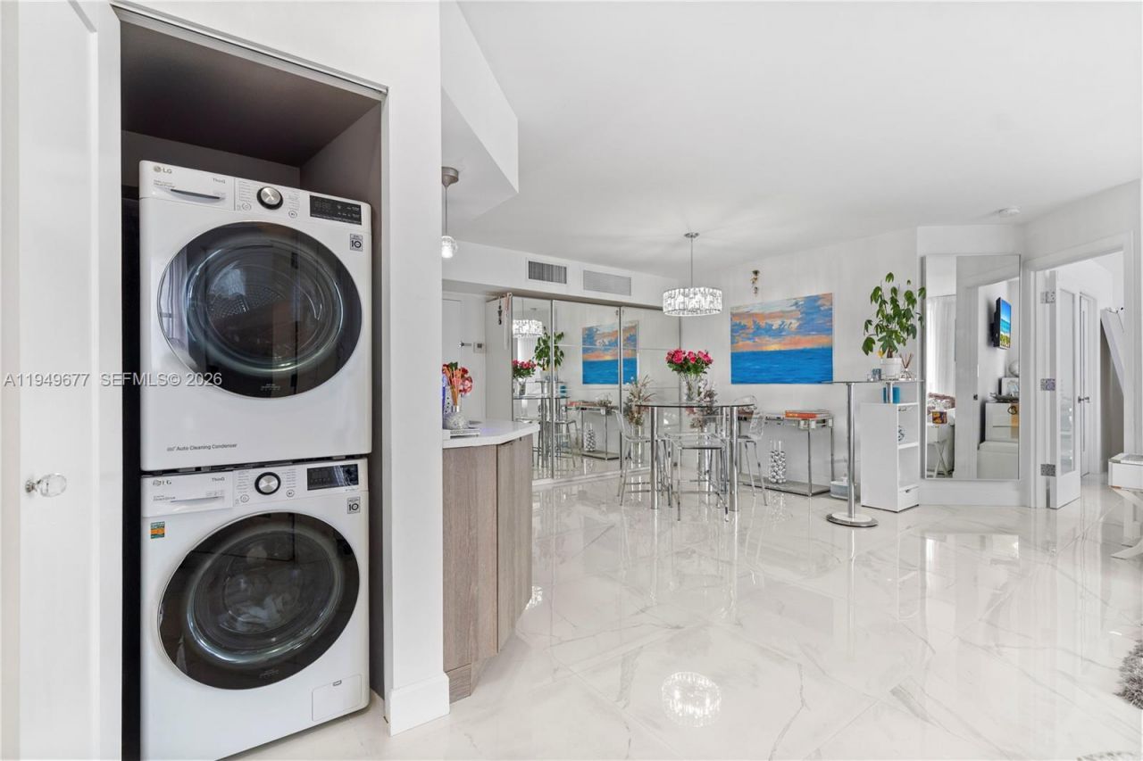 3600 Mystic Pointe Dr, Unit 1017, Aventura, FL 33180 Photo