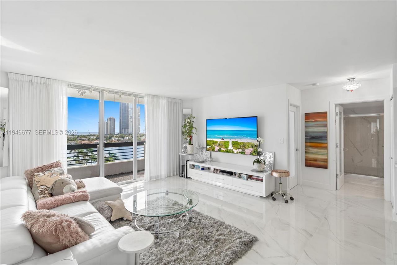 3600 Mystic Pointe Dr, Unit 1017, Aventura, FL 33180 Photo