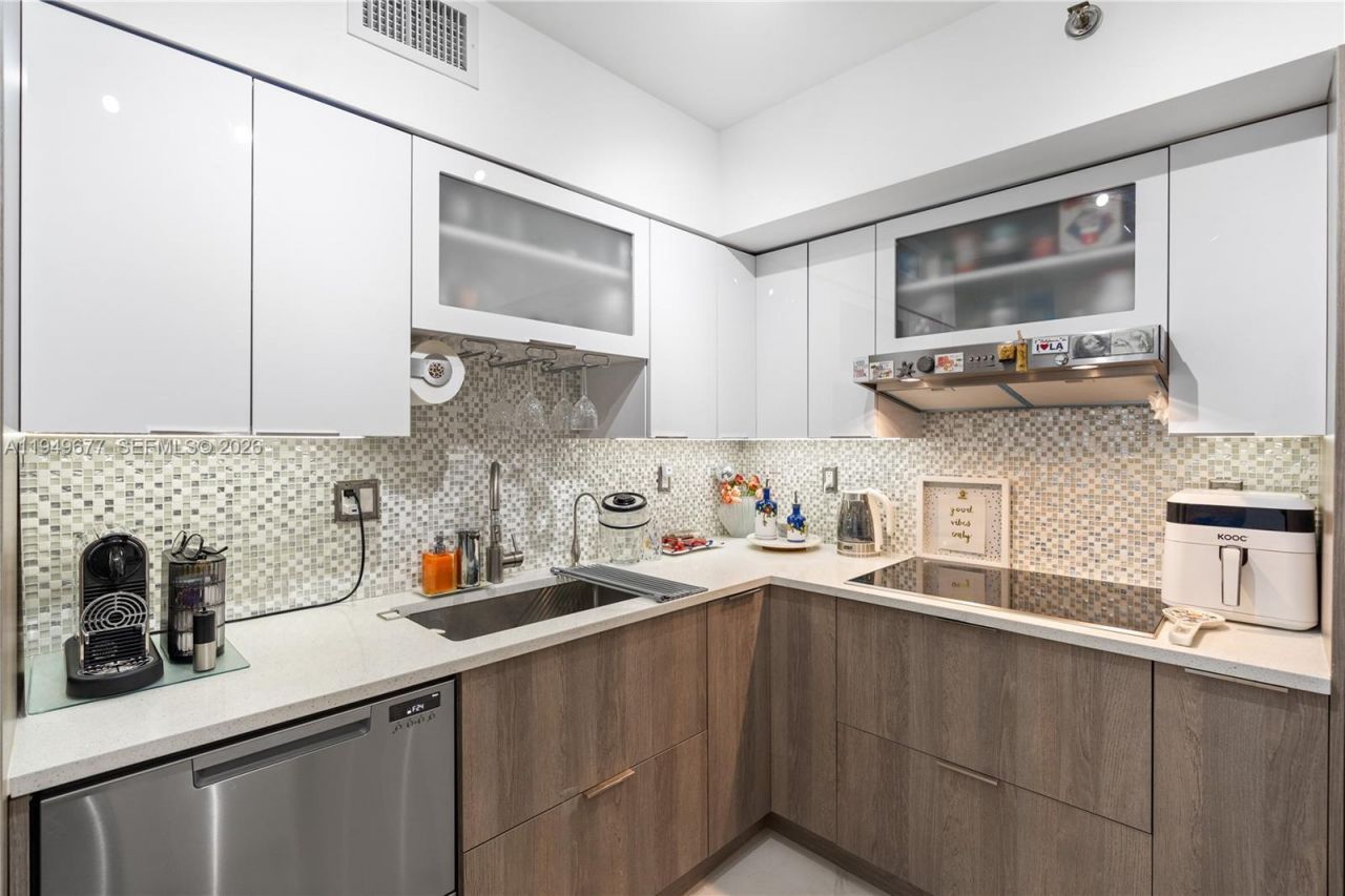 3600 Mystic Pointe Dr, Unit 1017, Aventura, FL 33180 Photo