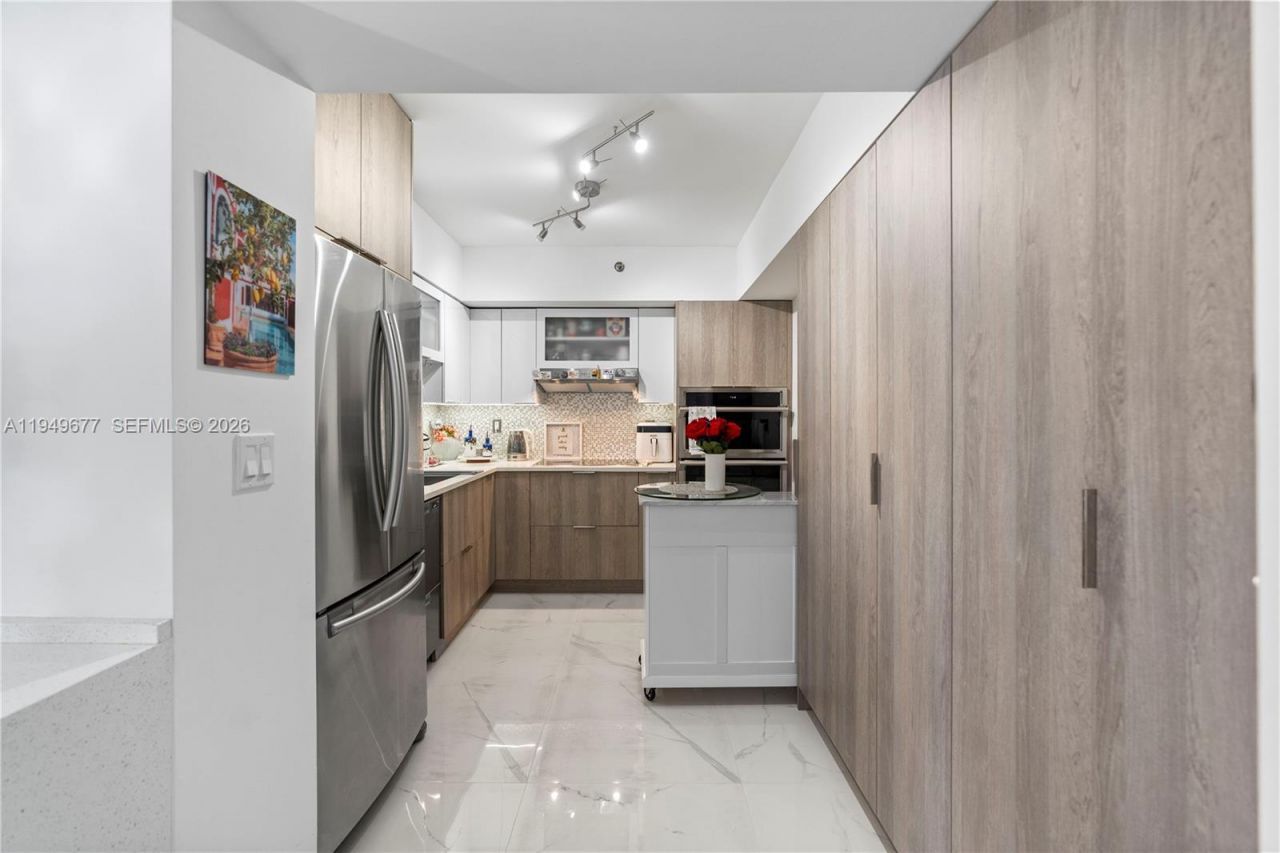 3600 Mystic Pointe Dr, Unit 1017, Aventura, FL 33180 Photo