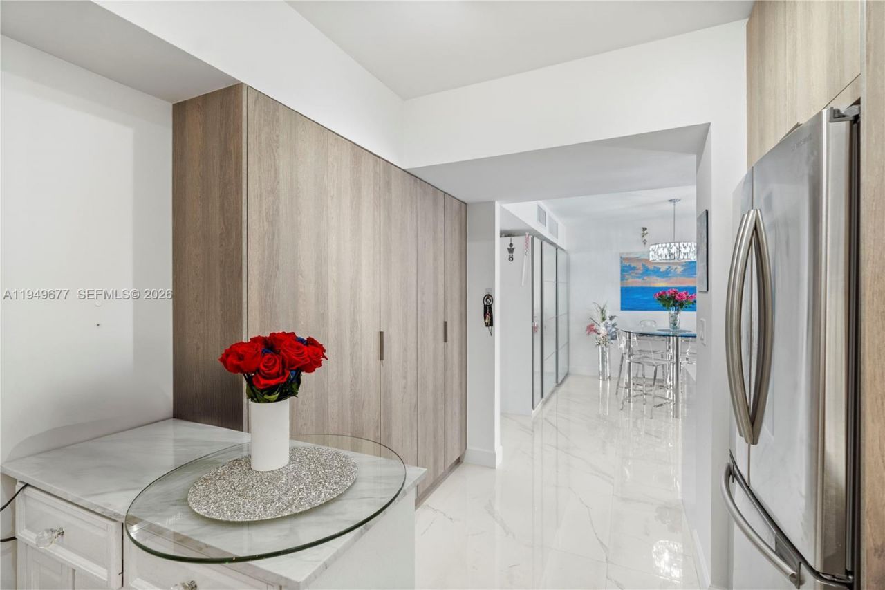 3600 Mystic Pointe Dr, Unit 1017, Aventura, FL 33180 Photo