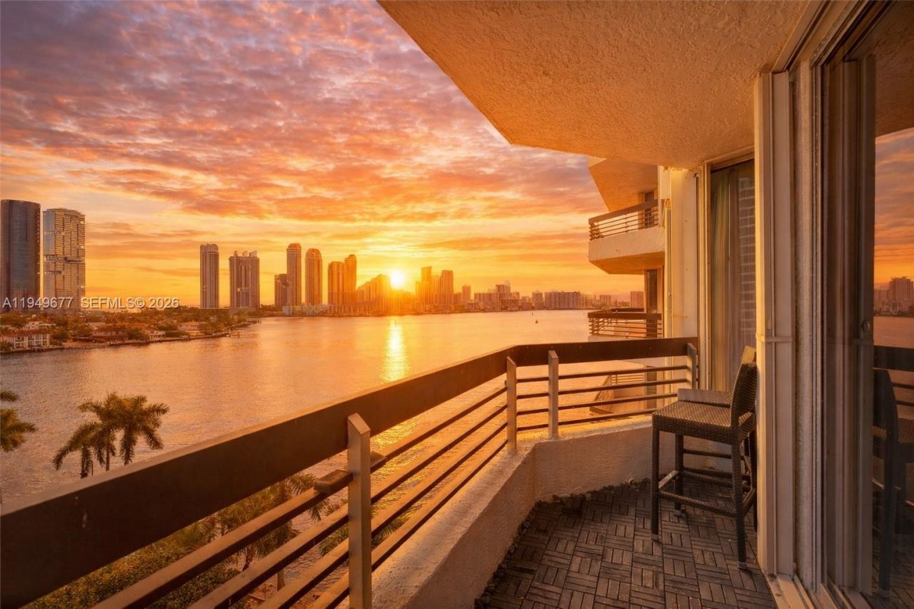 3600 Mystic Pointe Dr, Unit 1017, Aventura, FL 33180 Photo