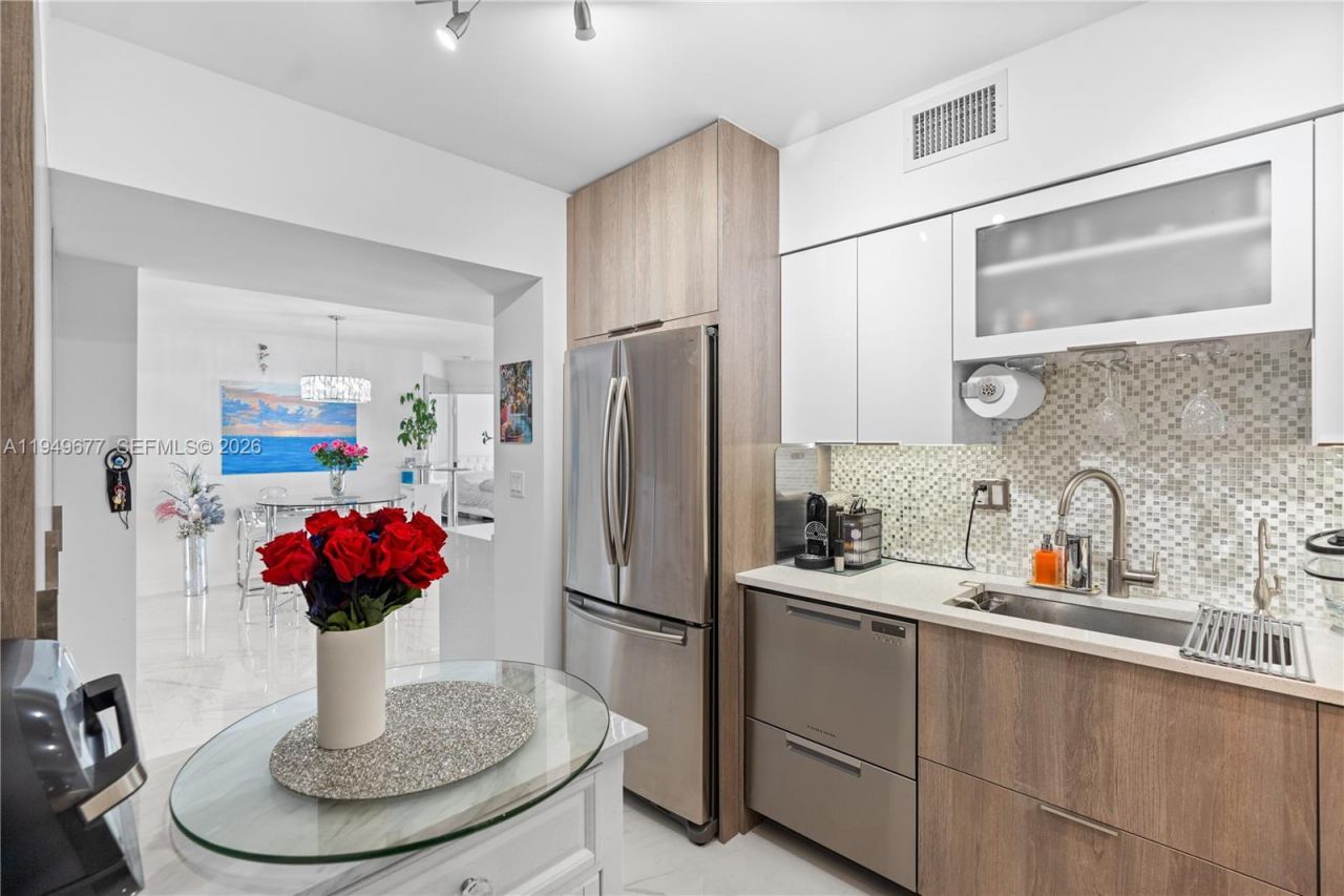 3600 Mystic Pointe Dr, Unit 1017, Aventura, FL 33180 Photo