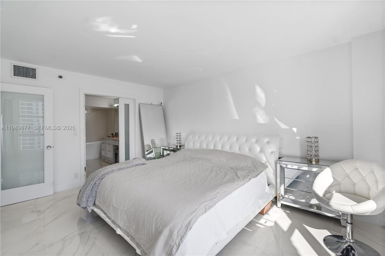 3600 Mystic Pointe Dr, Unit 1017, Aventura, FL 33180 Photo