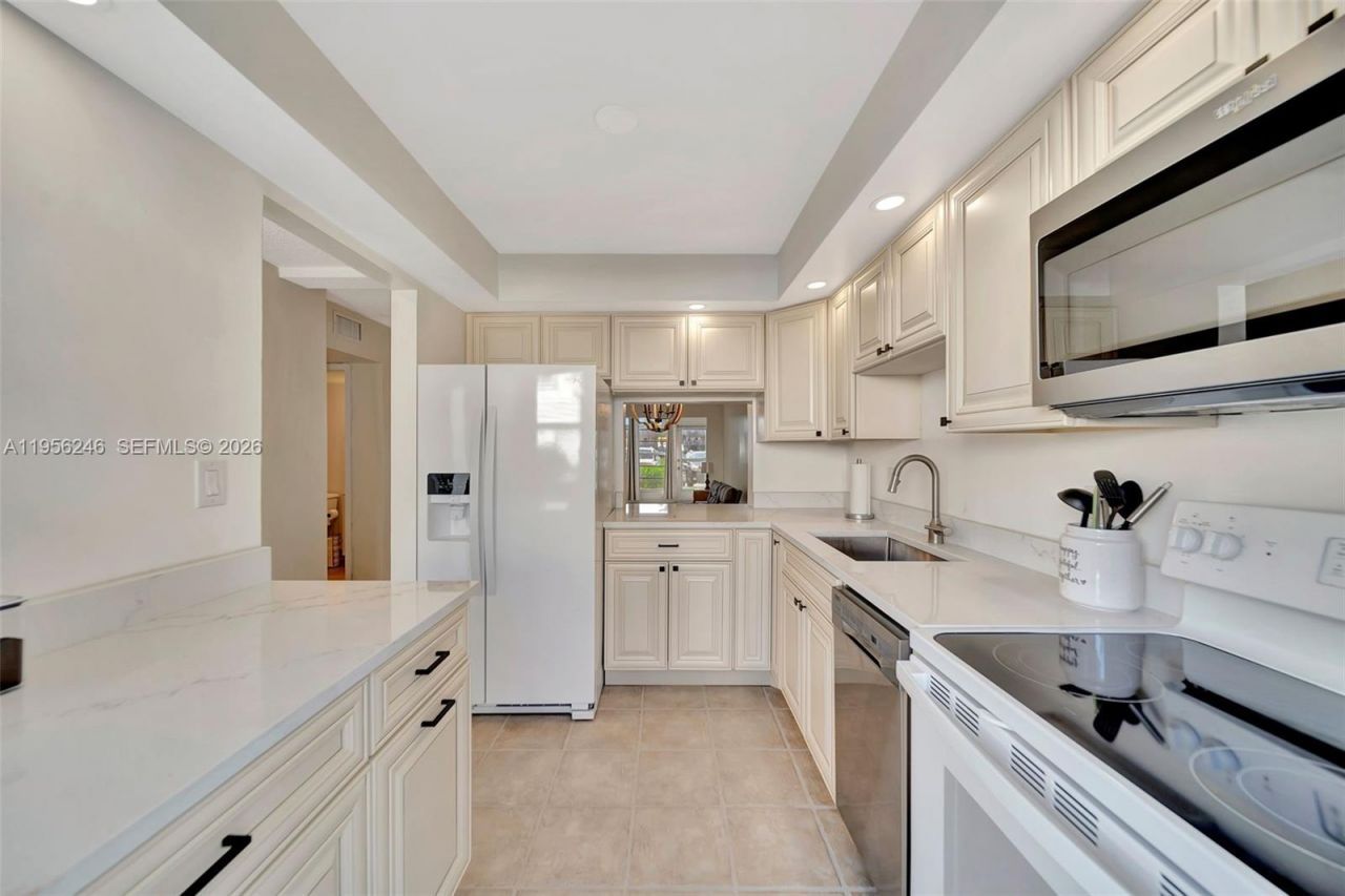 3221 NE 8th St, Unit 103, Pompano Beach, FL 33062 Photo