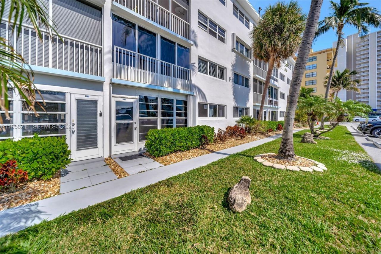 3221 NE 8th St, Unit 103, Pompano Beach, FL 33062 Photo