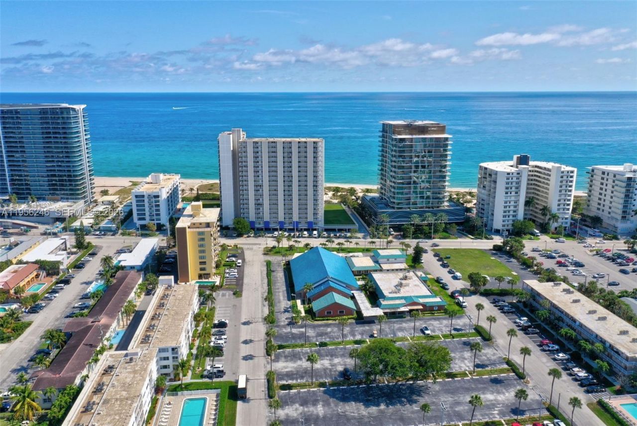 3221 NE 8th St, Unit 103, Pompano Beach, FL 33062 Photo