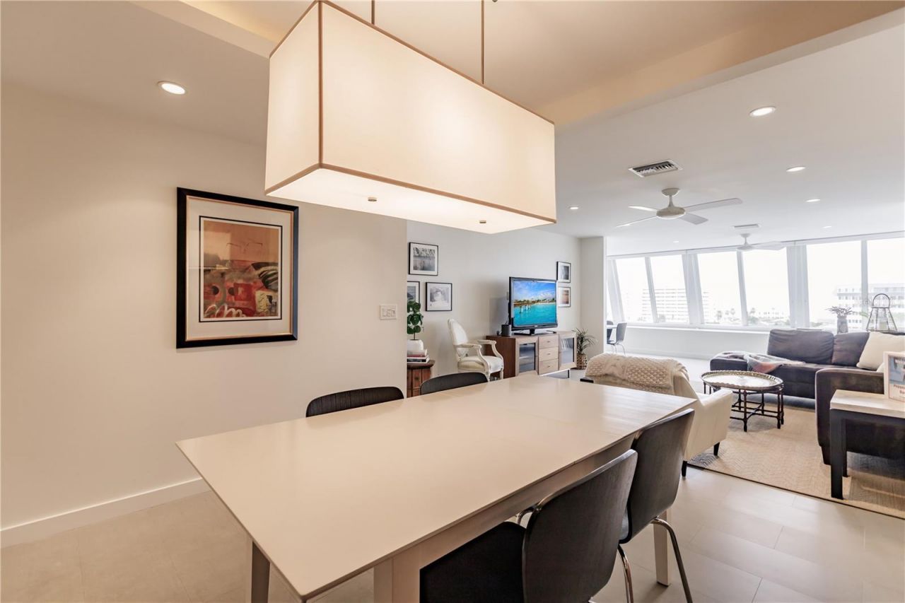 1255 E Peppertree Drive, Unit 601, Sarasota, FL 34242 Photo