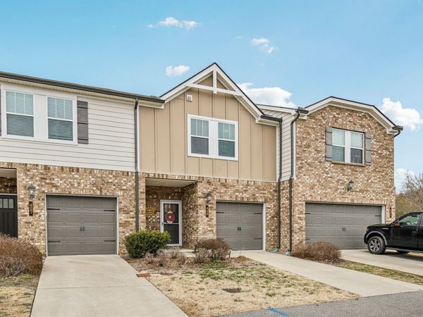 429 Palmetto Dr, Columbia, TN 38401