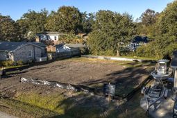 894 Randall Drive photo 4