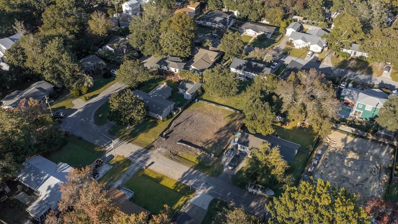 894 Randall Drive Photo 7