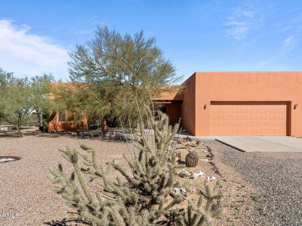 51921 W WILLIAM Road, Aguila, AZ 85320