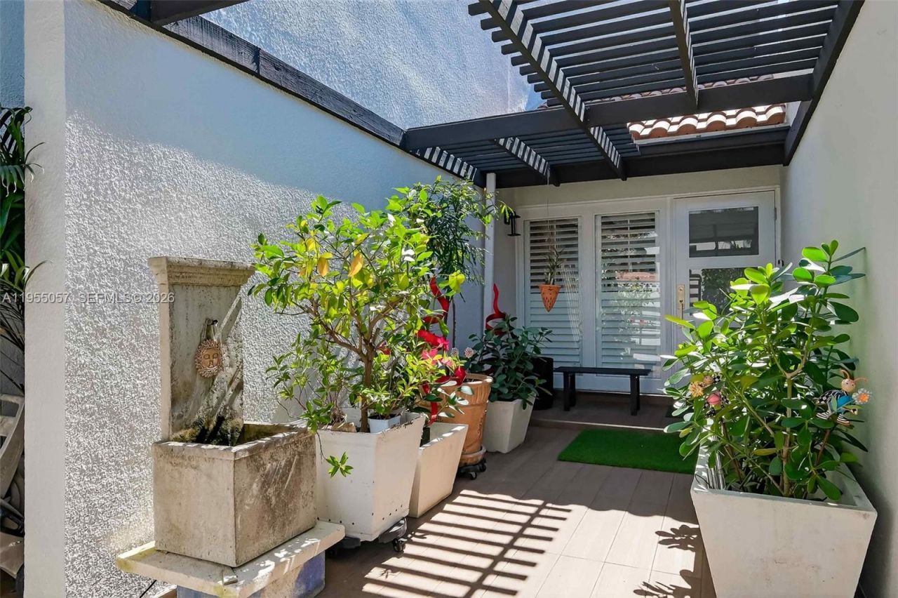 8144 SW 86th Ter, Miami, FL 33143 Photo