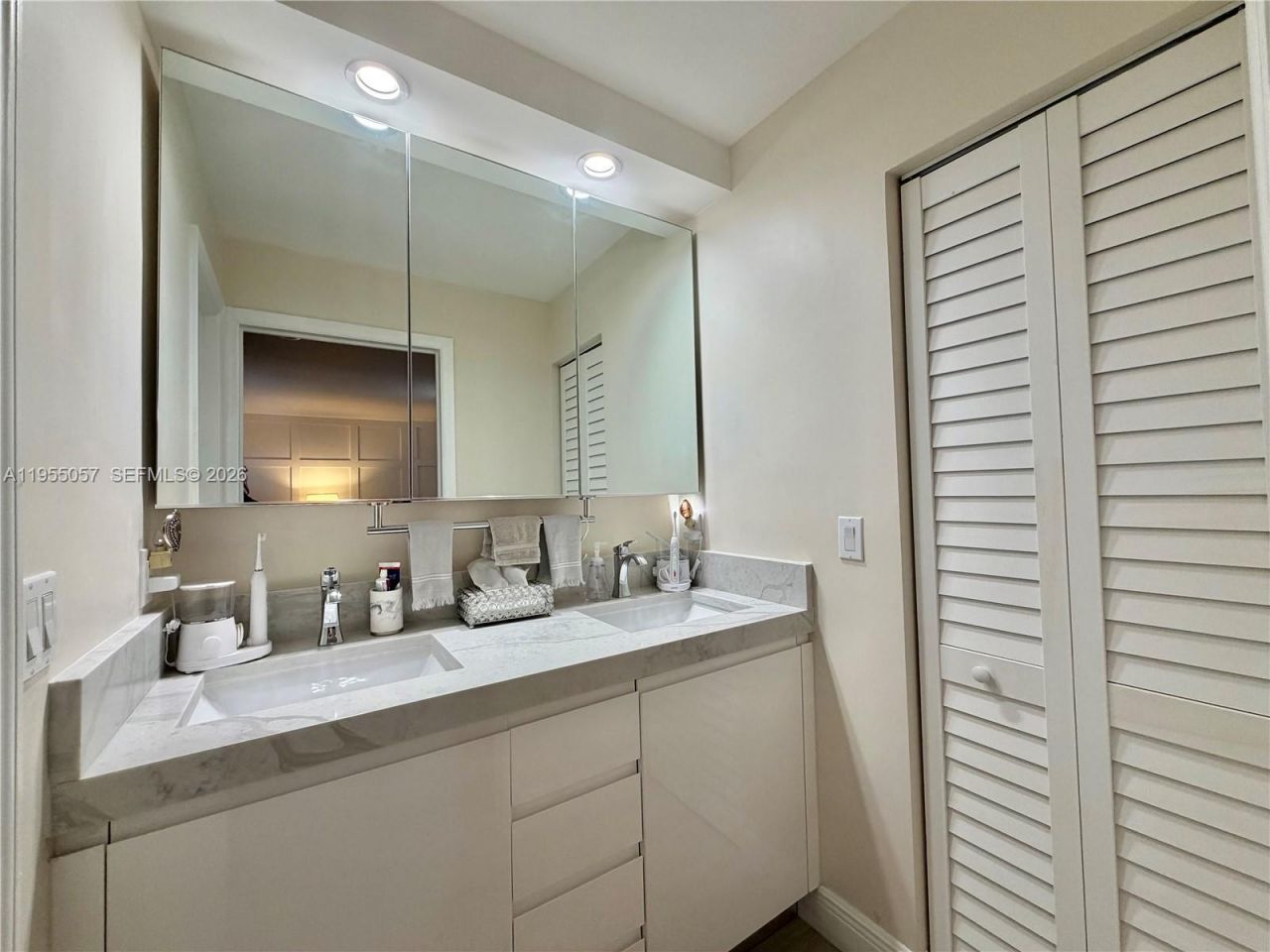 8144 SW 86th Ter, Miami, FL 33143 Photo