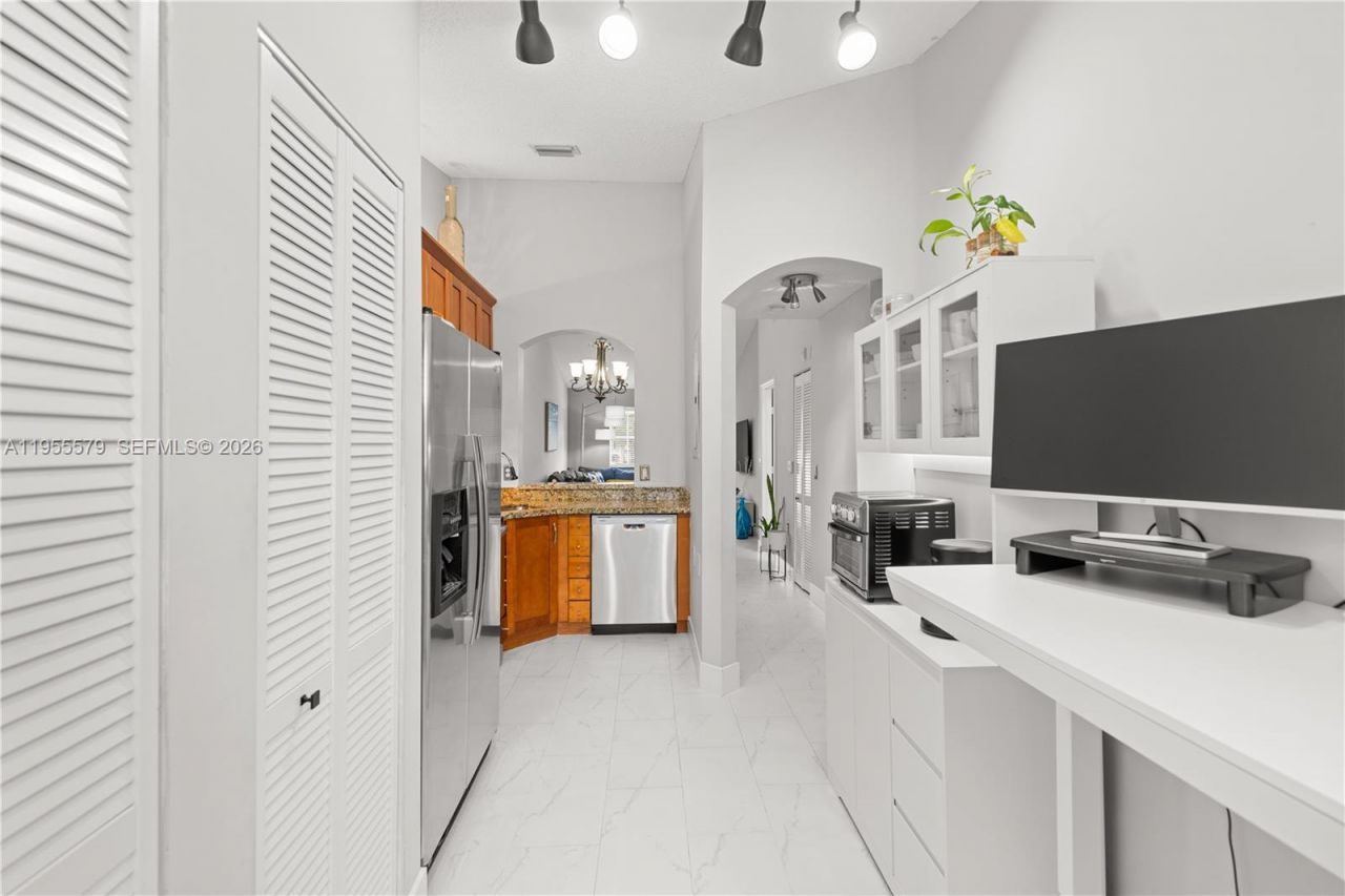 Please Call For Address, Unit 202, Pembroke Pines, FL 33024 Photo