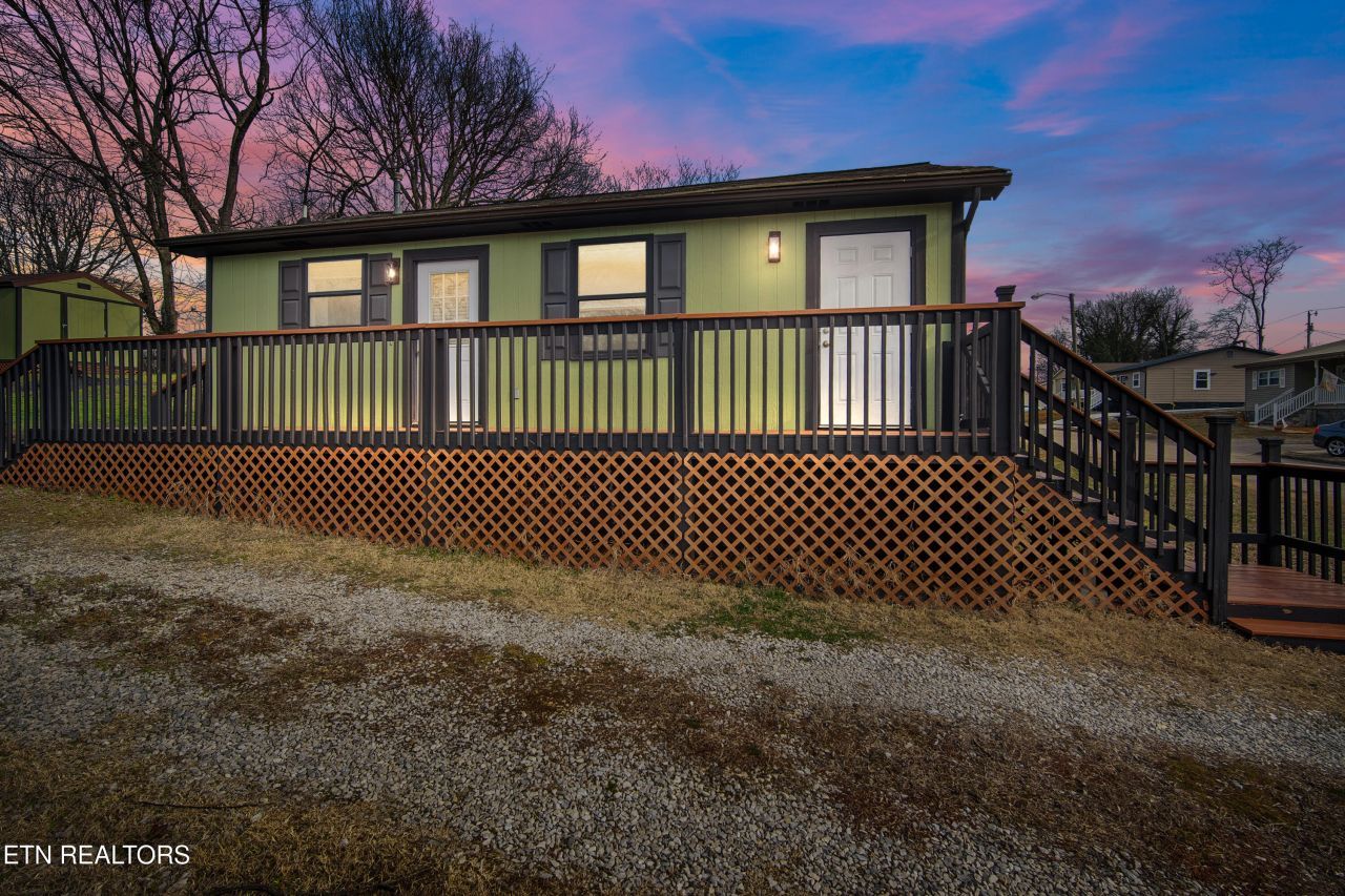 254 W Newcomen St, Alcoa, TN 37701 Main Photo