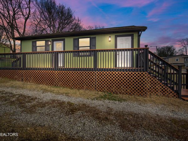 254 W Newcomen St, Alcoa, TN 37701