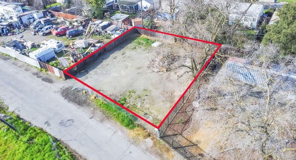 3225 Ermina Dr, Sacramento, CA 95815 Photo