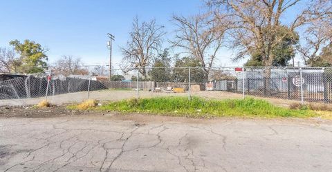 3225 Ermina Dr, Sacramento, CA 95815 Photo