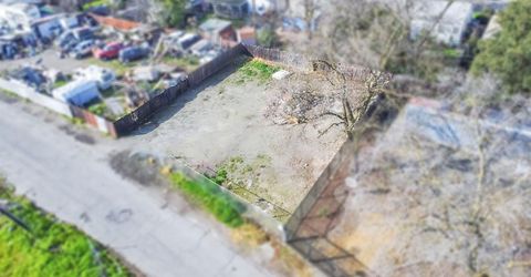 3225 Ermina Dr, Sacramento, CA 95815 Photo