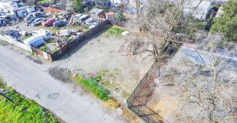 3225 Ermina Dr, Sacramento, CA 95815 Photo