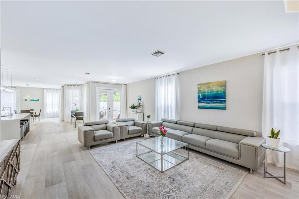 8260 Laurel Lakes Blvd, Naples, FL 34119 Photo
