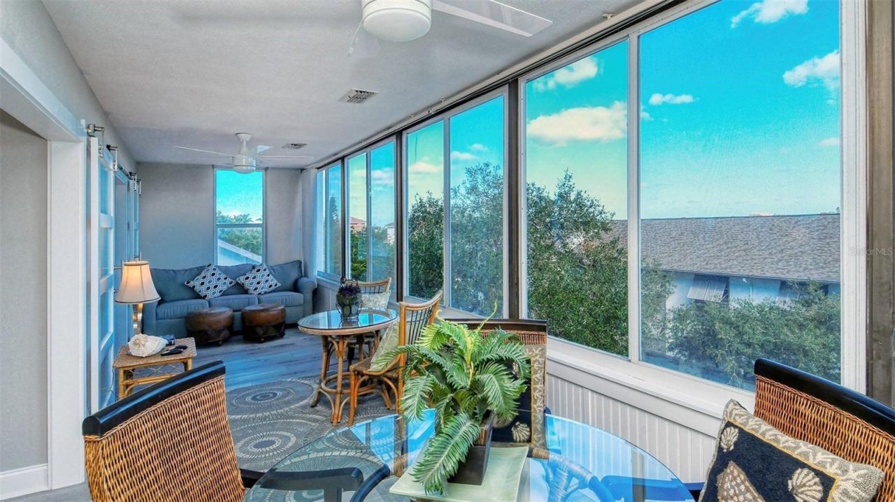 1255 E Peppertree Drive, Unit 305, Sarasota, FL 34242 Photo